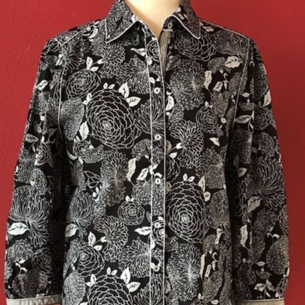 Robert Graham Floral Cotton Button Down Shirt - M